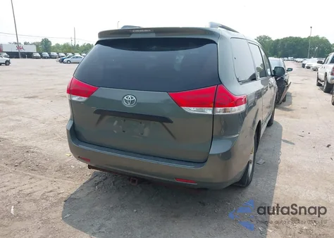 2011 Toyota Sienna V6 7 Passenger z USA, uszkodzony, nr VIN 5TDZK3DCXBS059225
